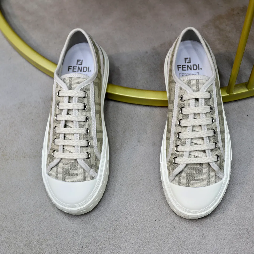 Factory price: 480 original order (couple model) Brand: FENDI Fendi 🙅‍♂️🙅‍♂️🙅‍♂️ Size: Female 35–40, Male 39-44 (45 can be customized) Grade: Official website genuine Material: Imported original LoGO fabric upper Original comfortable lining TPU wear-resistant lightweight outsole Style category: Loafers New trendy shoes Color: actual picture color